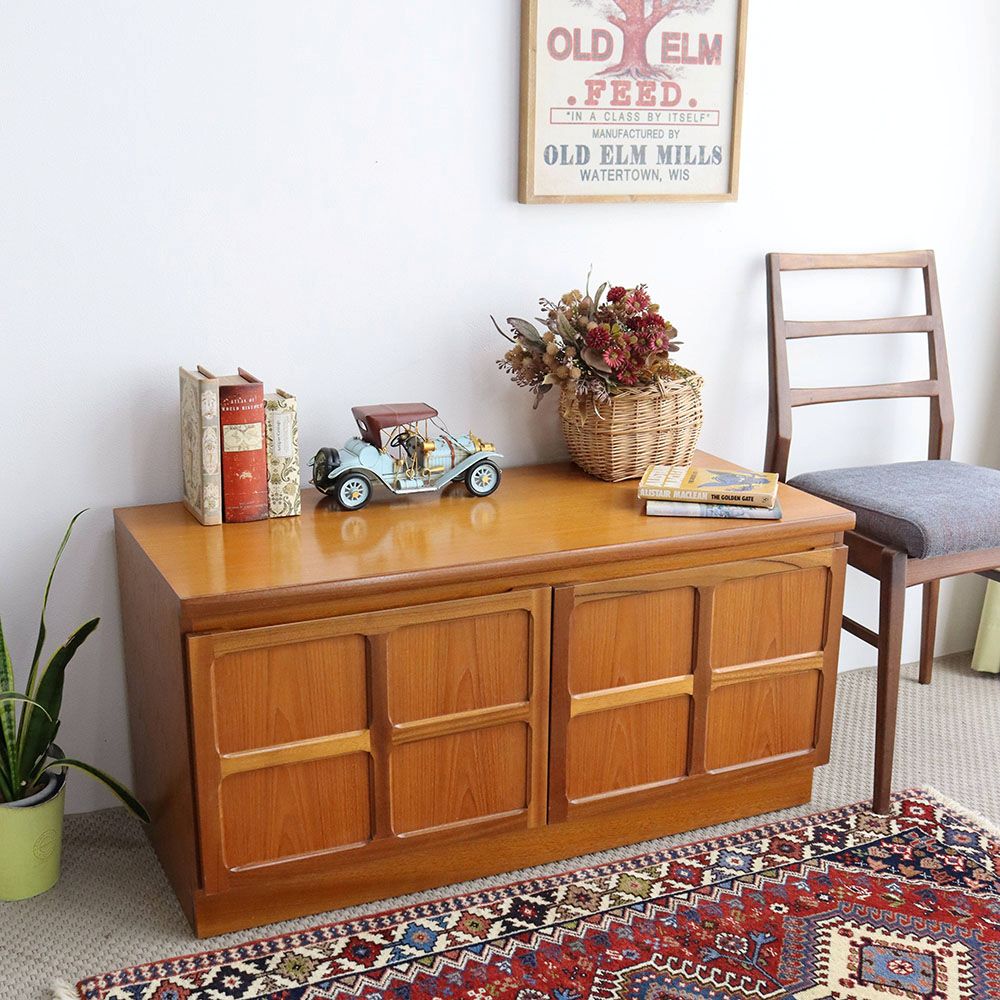 NATHAN / ネイサン – アンティーク家具と雑貨の店 ビクトリアンクラフト