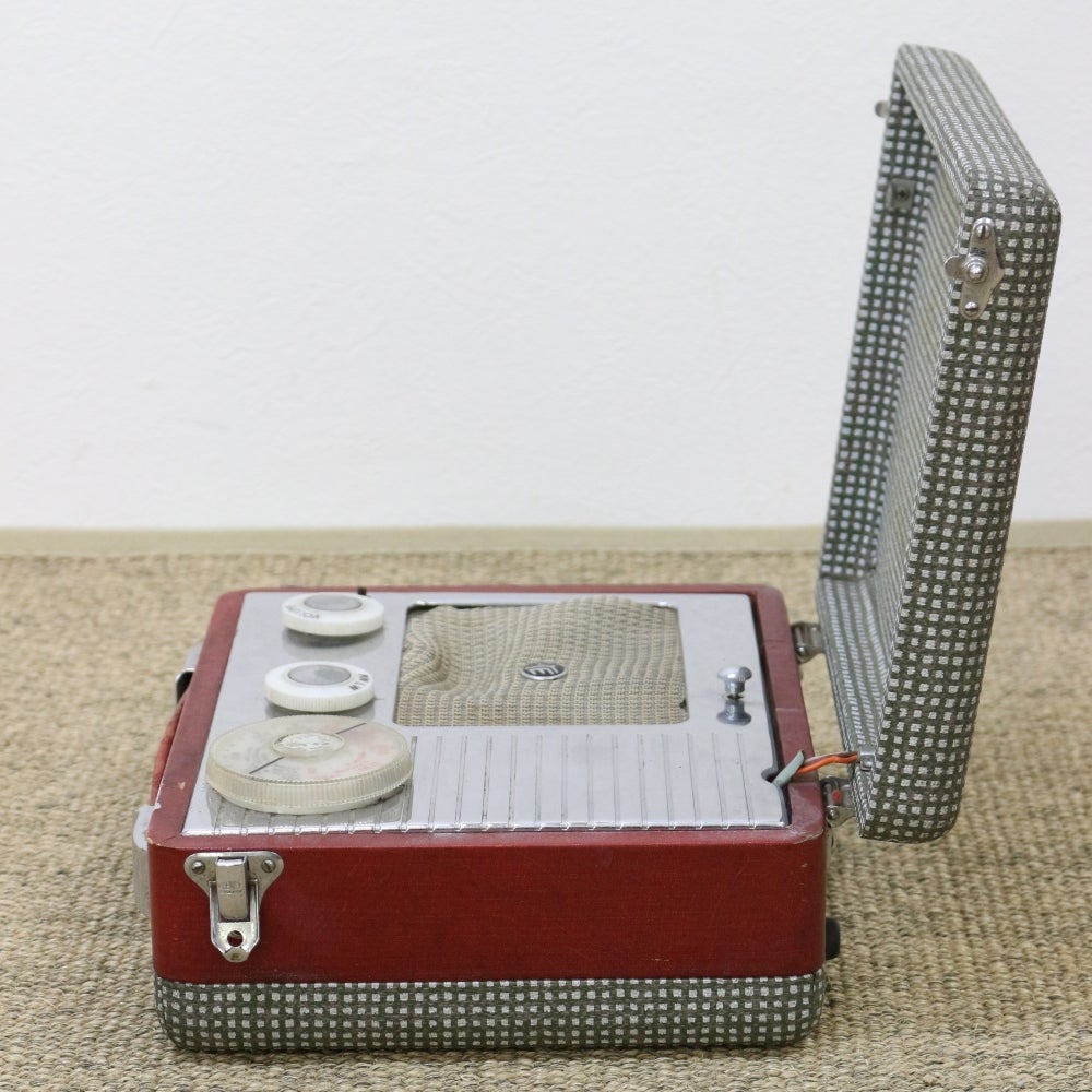 チェック柄がおしゃれで可愛い♪レトロなトランクケース型の