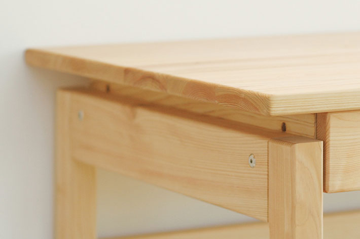 4本脚 | 日本の木を大切にした学習机・家具の専門店キシル