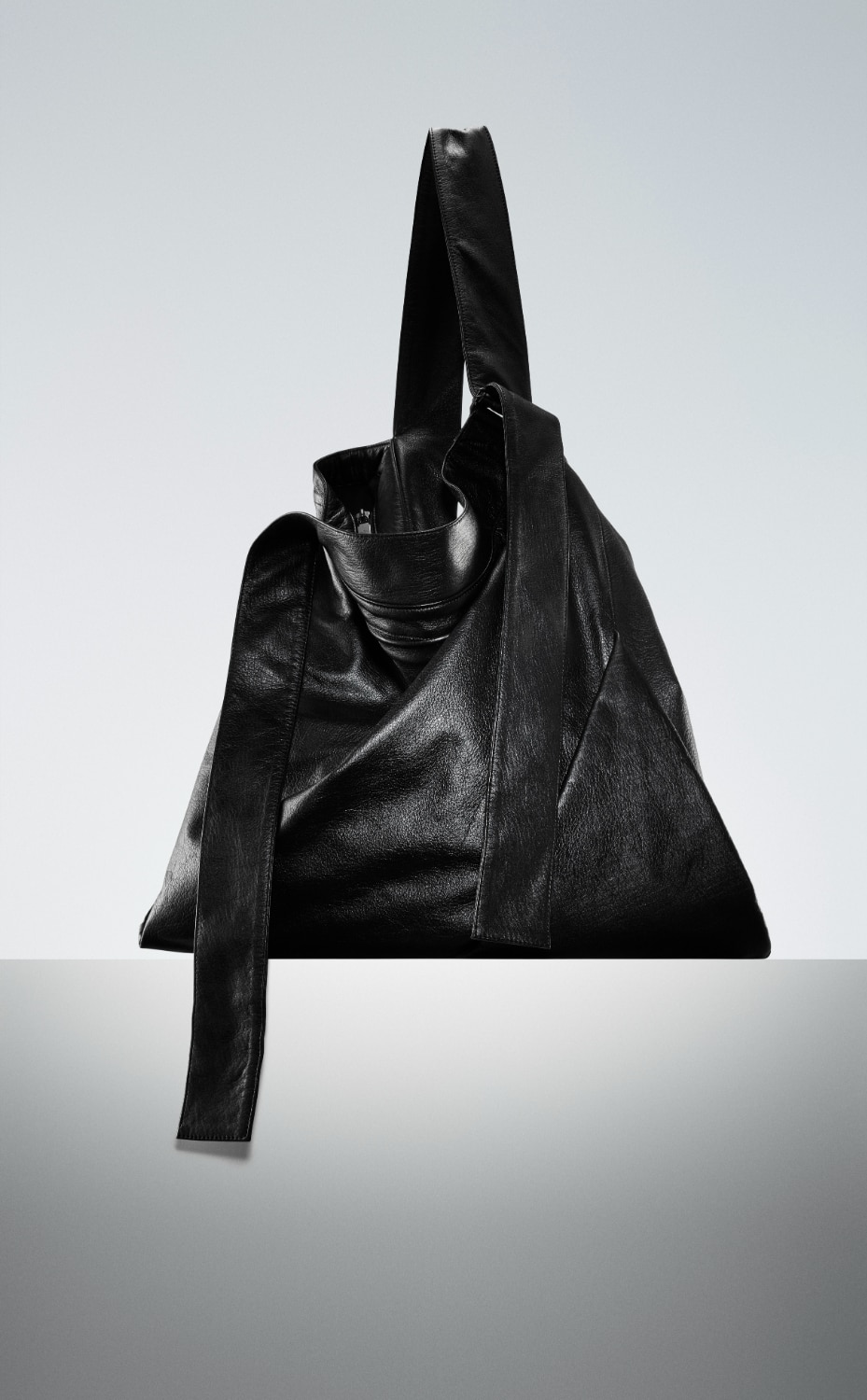 SPRING / SUMMER 2025 | Yohji Yamamoto (ヨウジヤマモト) Official Site