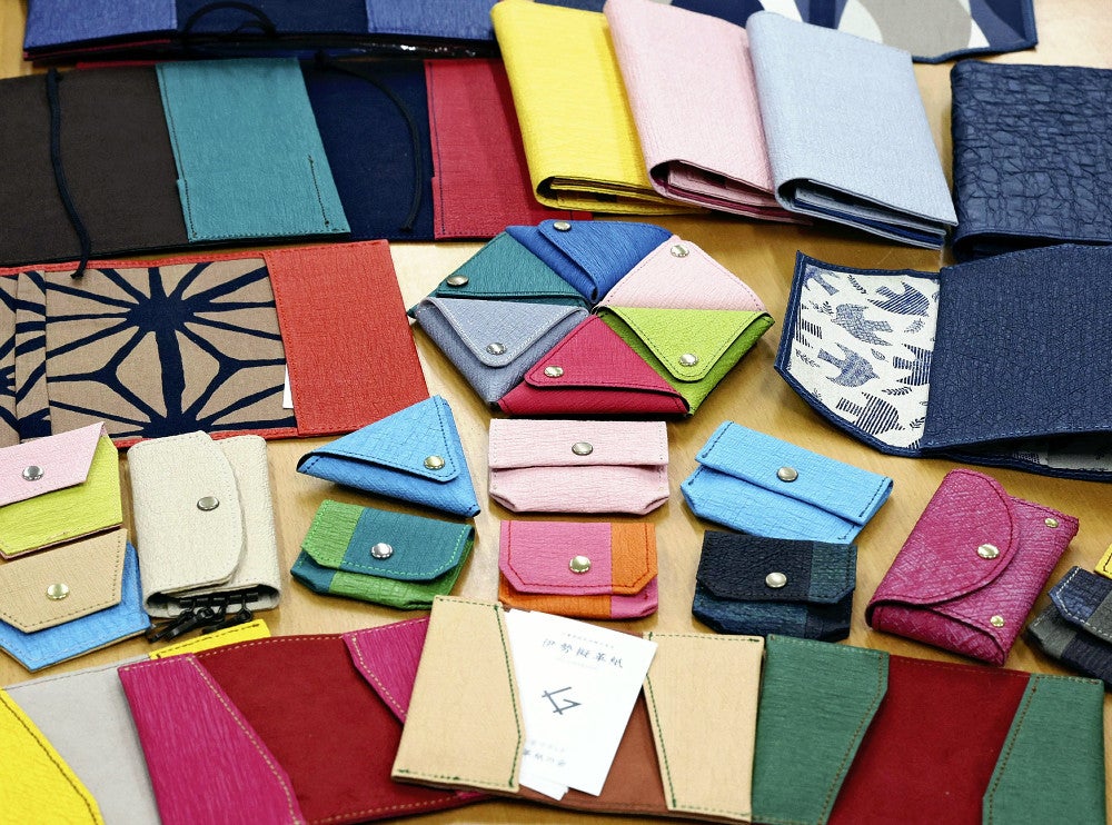 江戸時代の幻の紙「擬革紙」、発祥の地三重県玉城町で復活 : 読売新聞