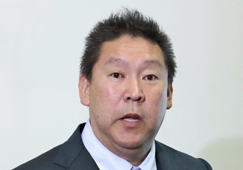 表参道に風俗店の広告ポスター、警告を受けた立花孝志氏は自身の愛犬の