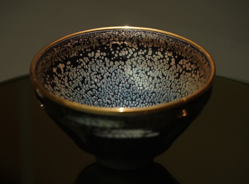 国宝「曜変天目」の輝きの秘密解明に挑む人たち : 読売新聞