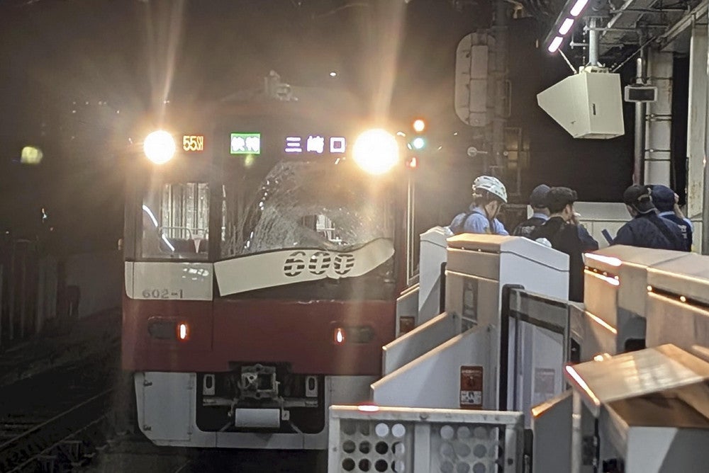 男性はねた京急、運転士も負傷し搬送…「ゴォーンという衝撃がして緊急