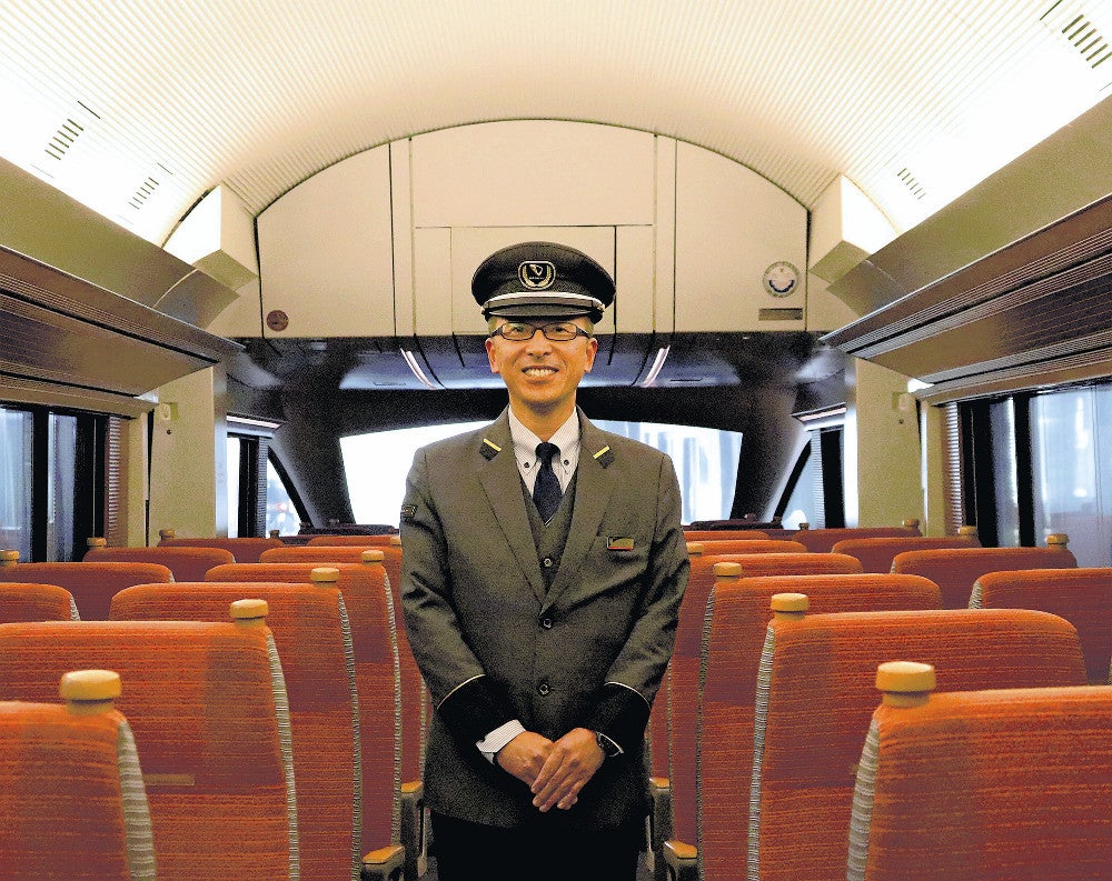 白いロマンスカー」あす引退…乗務員ら「手のかかる子どものよう