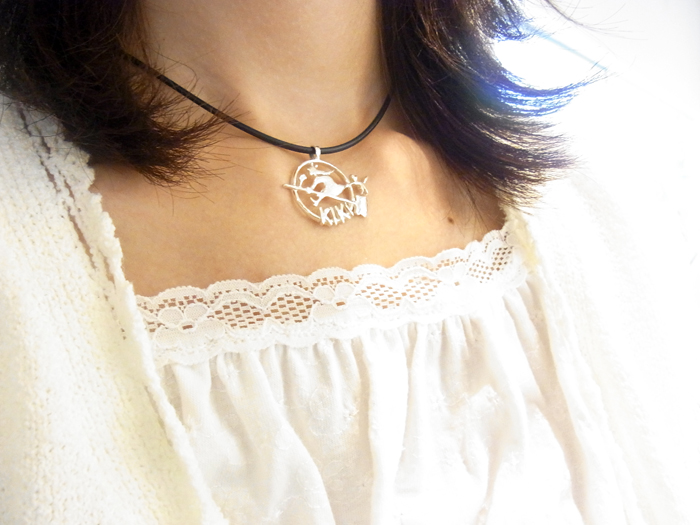 スタジオジブリ公認】キキとジジペンダント／魔女の宅急便 | 通販