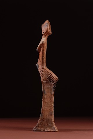 国宝「縄文の女神」 – 山形県立博物館