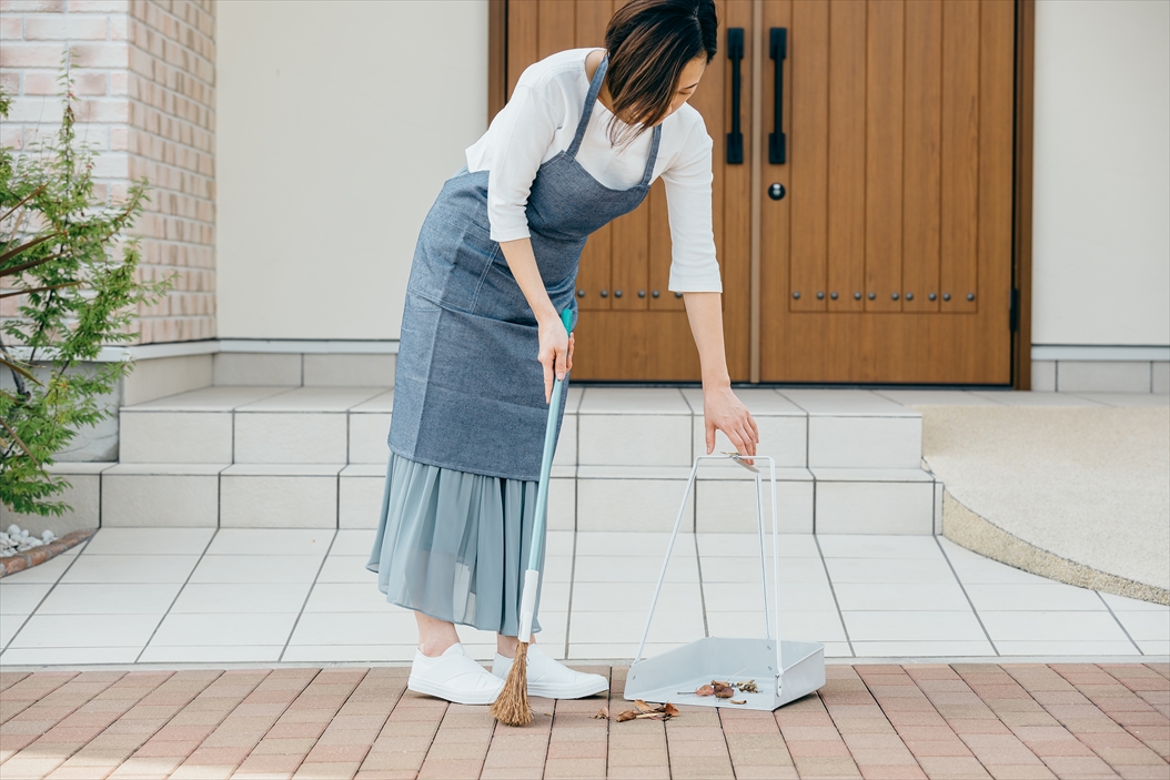 2989.jp+ 三ツ手チリトリA | 山崎産業株式会社 家庭用品事業