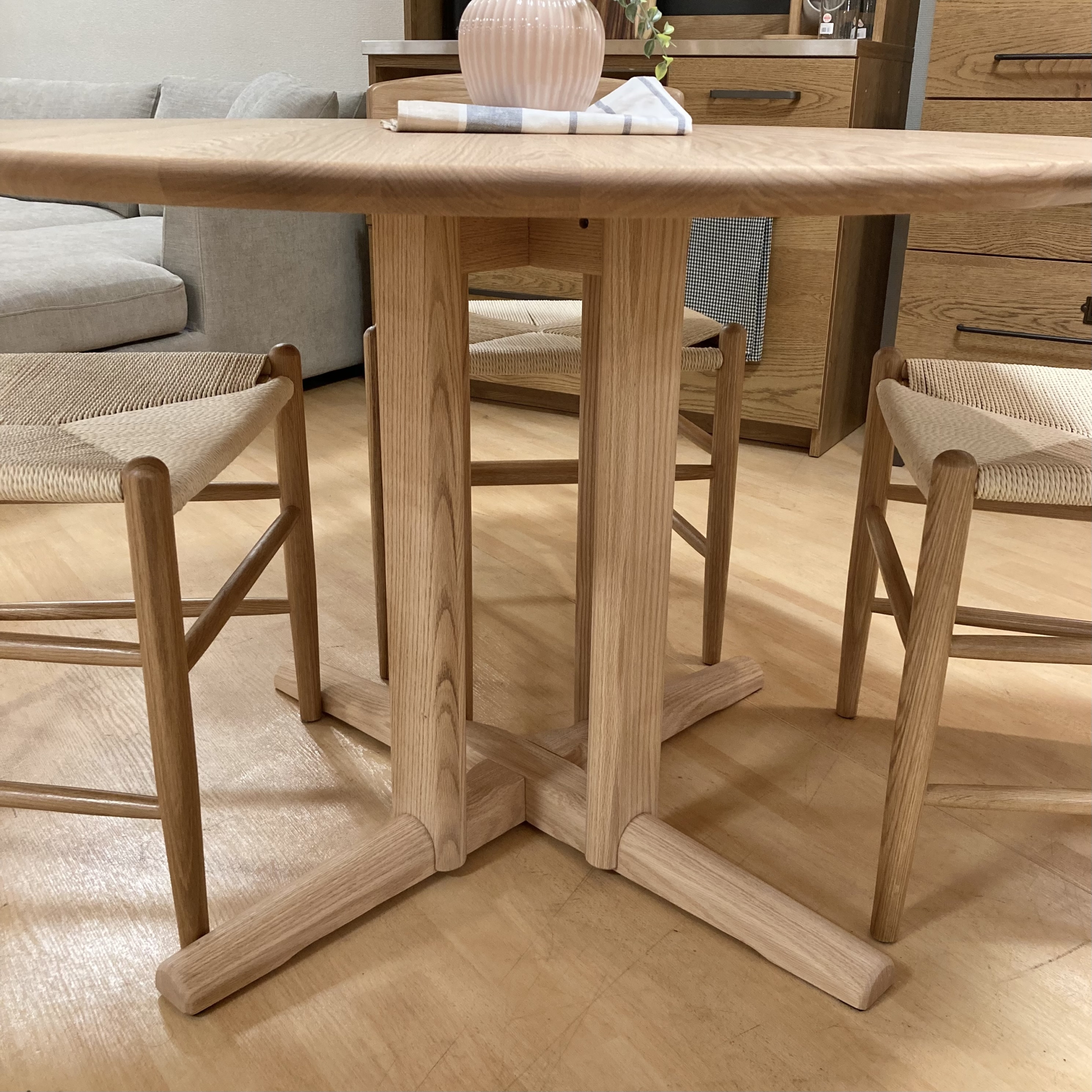 ラウンドテーブル AW – 商品カタログ