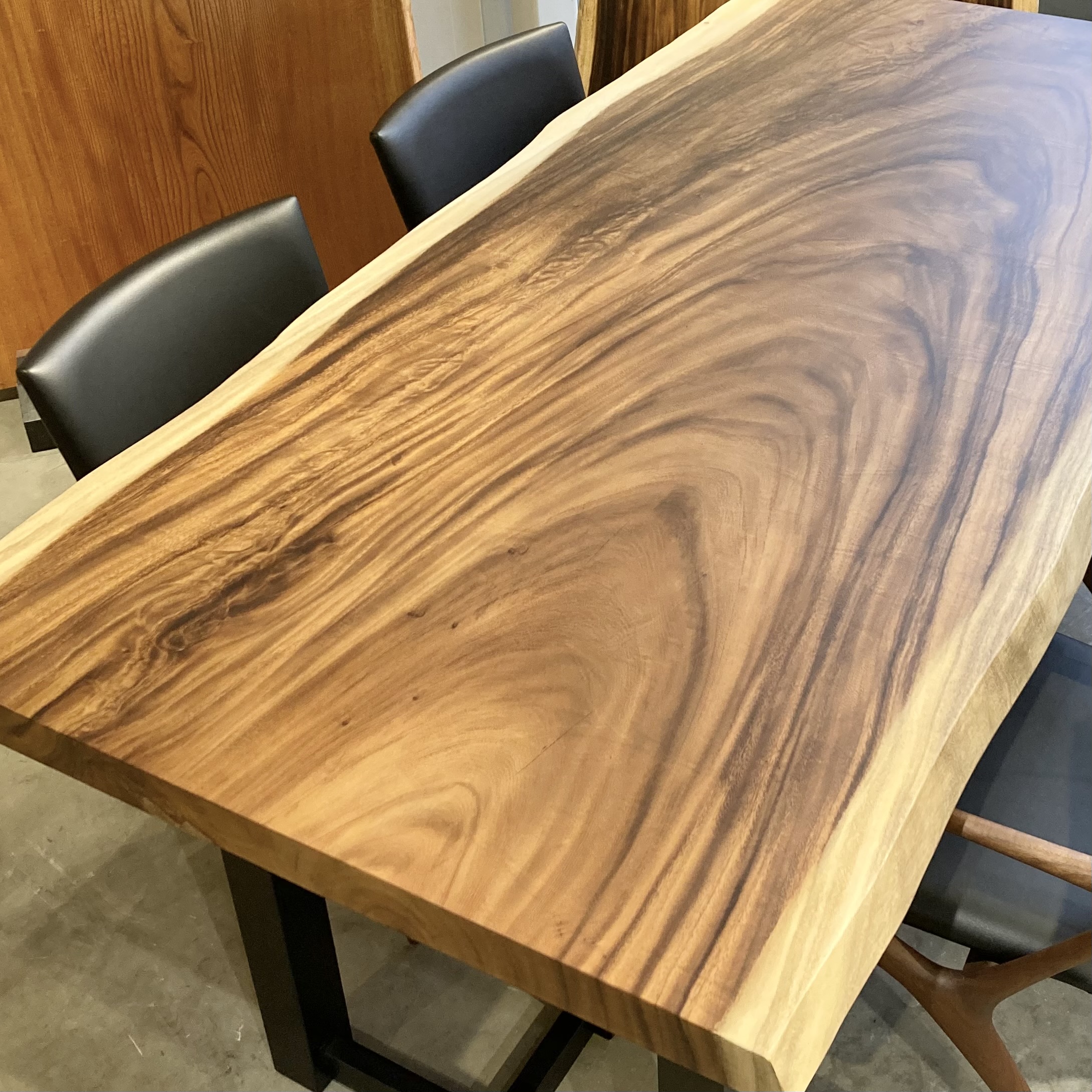 一枚板ダイニングテーブルについて – 商品カタログ