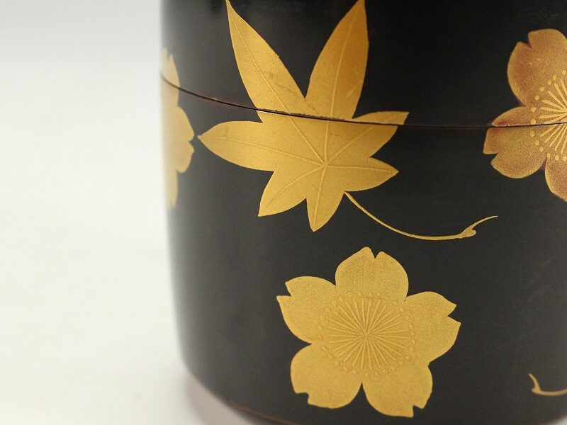 茶道具 桜紅葉 雲錦蒔絵 棗(AZ811) | 京都の骨董品買取店 まごころ査定