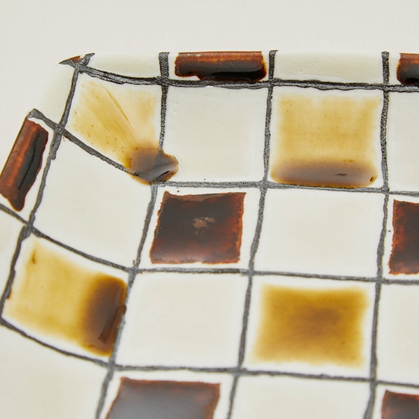 WEB限定】藤井敬之 三彩格子文角浅鉢 黄茶｜作家もの｜料理家 栗原