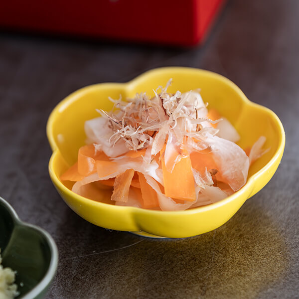 有田焼 梅型小鉢 黄｜鉢・ボウル｜料理家 栗原はるみ レシピ