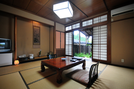 自家源泉100％かけ流しの露天風呂付客室 - 湯布院温泉 由布のお宿