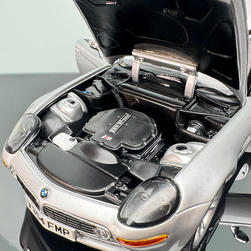 Kyosho BMW Z8 1:18 Scale Alloy Diecast Model – Interactive