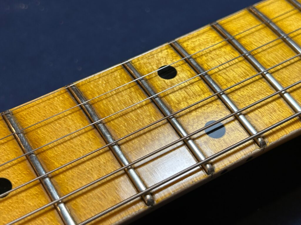 ストラトを嗜む。Vol.2 ネック材メイプルの木目を読む。 | イシバシ