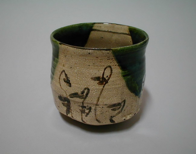 一宮市博物館データ検索システム｜二代目加藤作助「青織部蕨文筒茶碗」