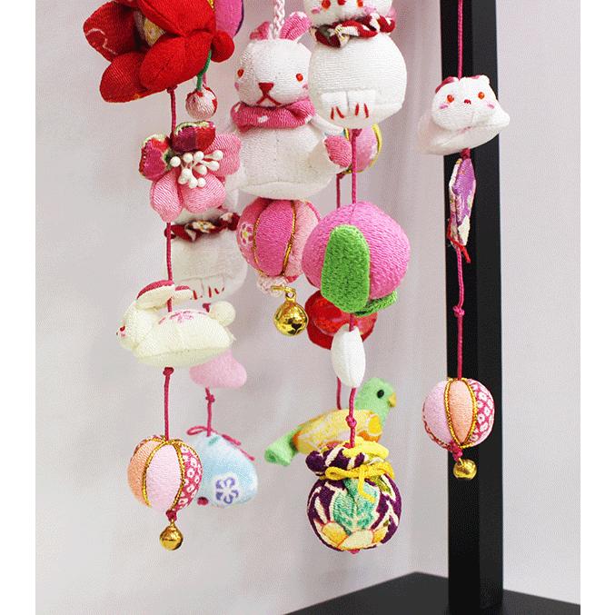 吊るし飾り＞可愛い兎と手まりが人気のちりめん細工つるし飾り（ミニ）