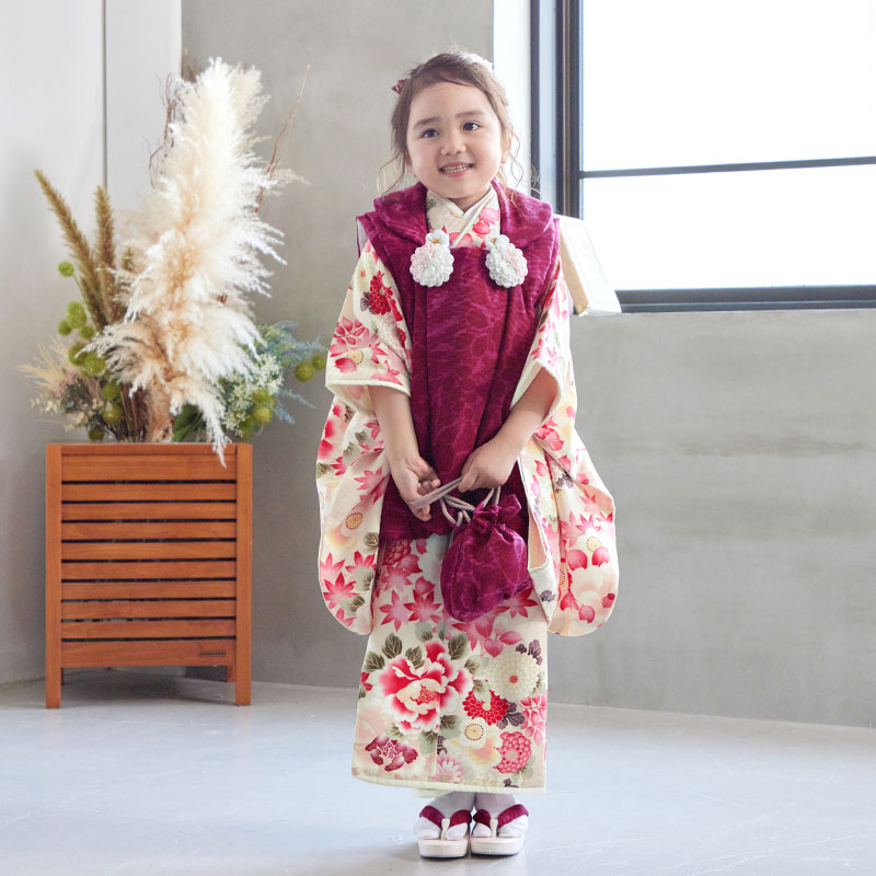 七五三被布 : 華徒然 K168 【三歳女児被布】赤紫×クリーム四季花
