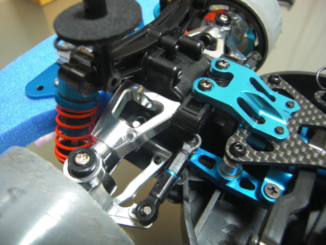 TT-01 ドリフトコンバージョンキット取り付け: スロット・X-Let's