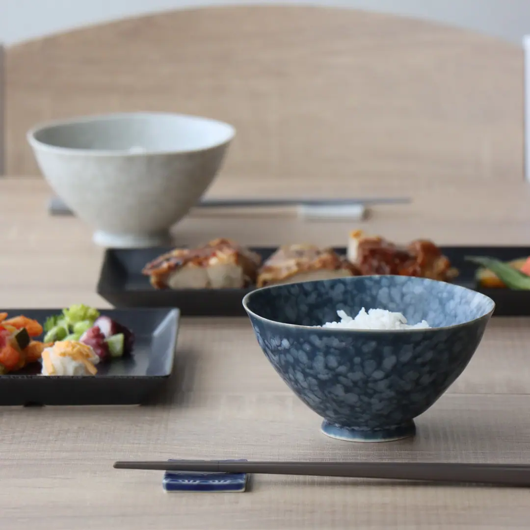 マーブル柄がおしゃれでモダンなお茶碗 | 有田焼 プレンドゥ飯碗 ルリ