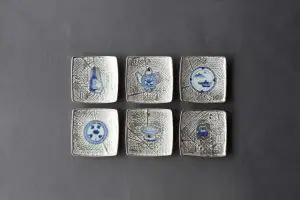 シックでモダンな銀彩染付小皿 | 有田焼 銀彩染付3.3寸段入小皿