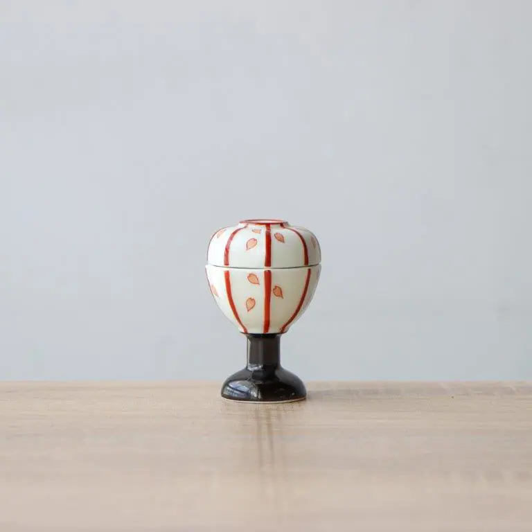 コンパクトなサイズが今どき！おしゃれでモダンな雛人形| 有田焼 錦お