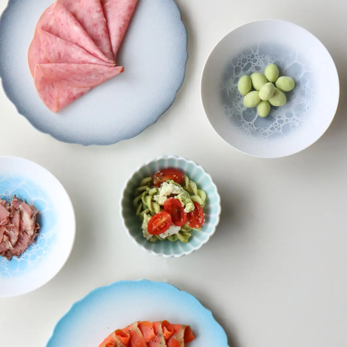 伊万里鍋島焼 モイスト青磁 菊割小鉢