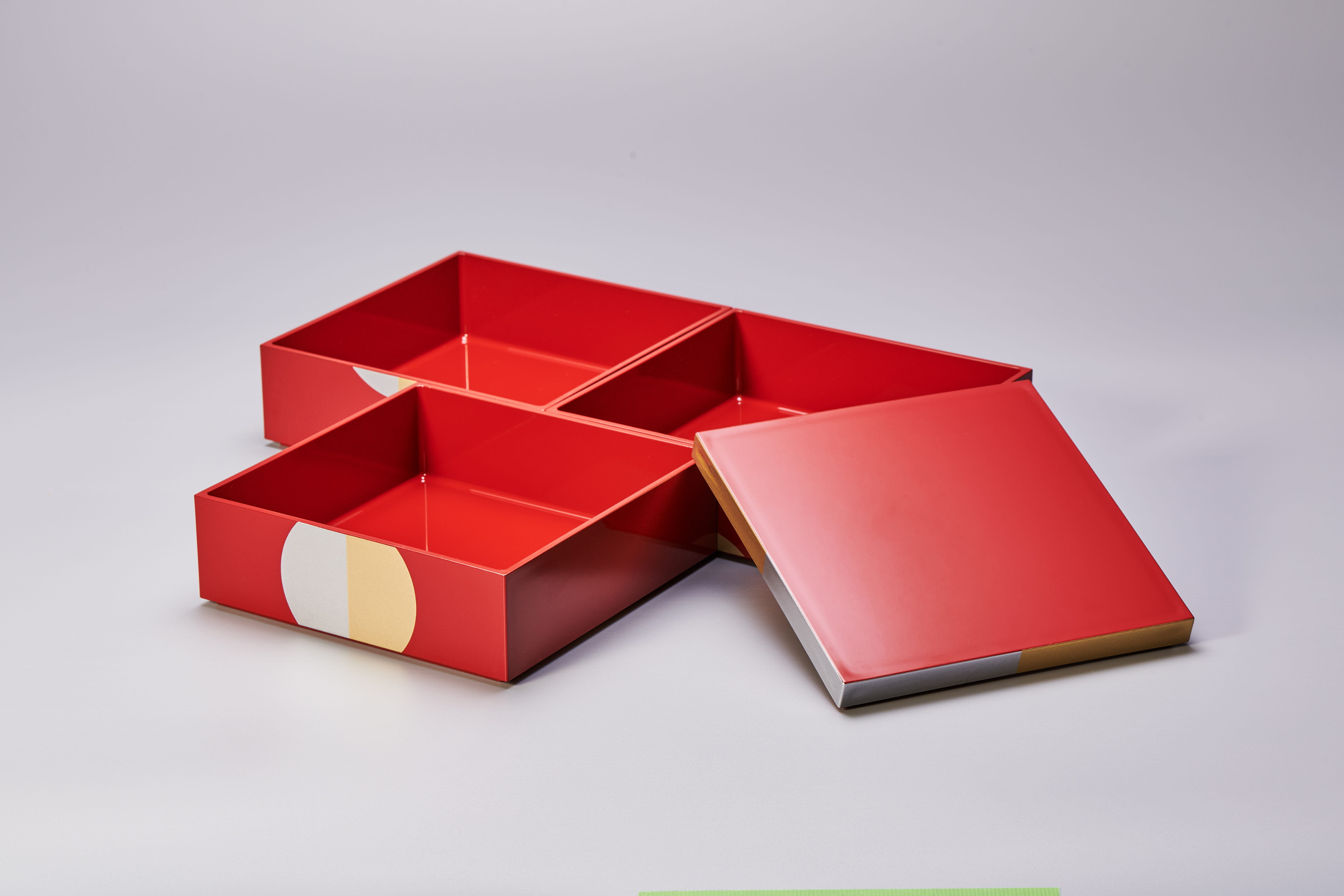 日月5.0三段重（朱）KT2241 | 山中塗（山中漆器）オフィシャルサイト