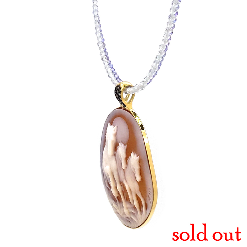 疾走感が印象的な馬カメオネックレス – 柳澤商会 ジュエリーカタログ