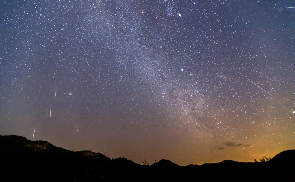 流星群とは何？彗星や流れ星との違い | yanakiji 秘境旅で出会う
