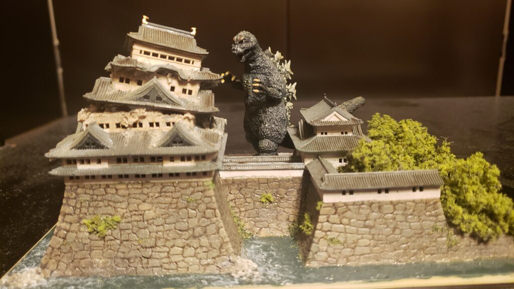 モスラ対ゴジラ」 名古屋城＆ゴジラ – 模型補完委員会