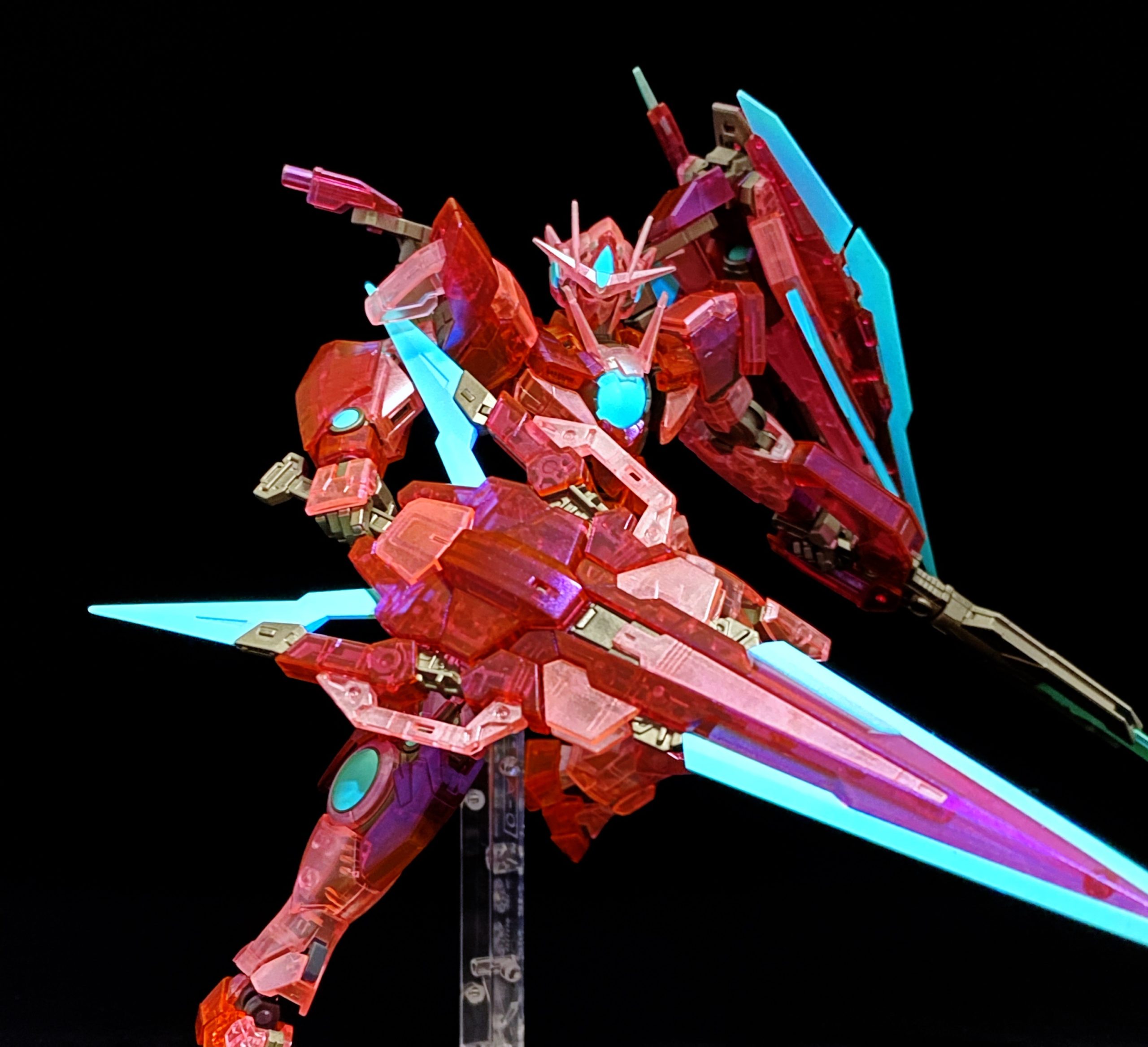 RG 1/144 ダブルオークアンタフルセイバー ［トランザムクリア