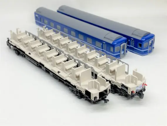 24系 寝台特急「ゆうづる」が入線です。KATO 10-811 10-812 | NGaugeJP