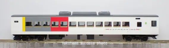 185系200番代（エクスプレス185）が入線しました。TOMIX 98756