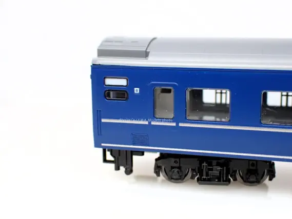 24系25形寝台急行「銀河」が入線です。 KATO 10-1998 | NGaugeJP