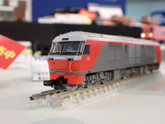 TOMIX DF200形0番代 ディーゼル機関車（新塗装） 品番：2260