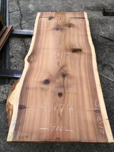 吉野杉一枚板 | 一枚板テーブルと無垢カウンター販売のグリーンフォレスト