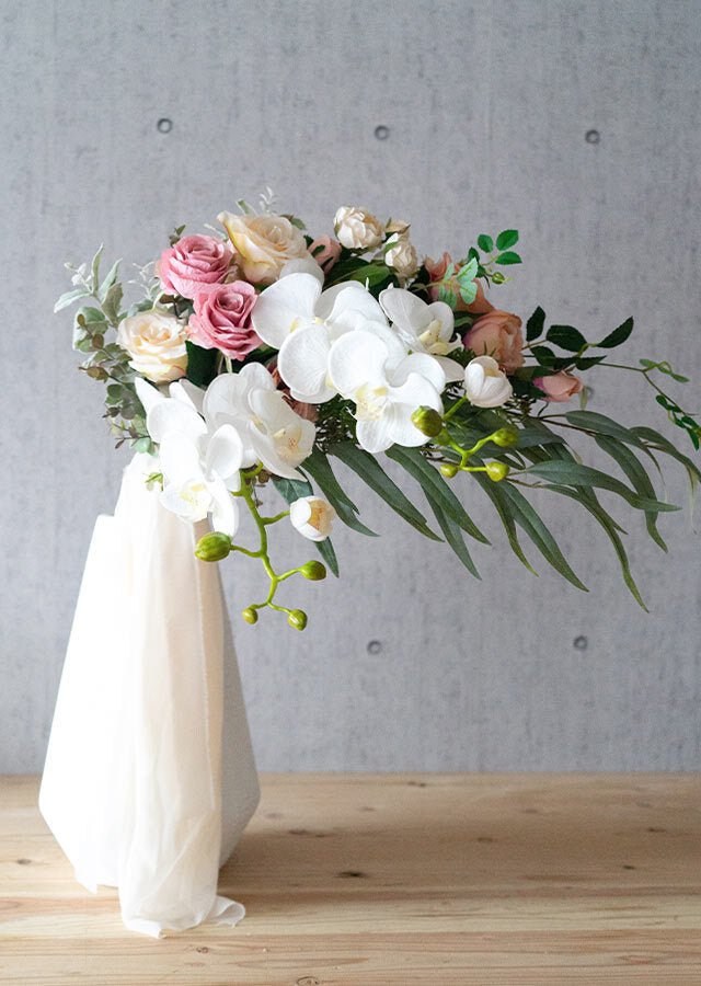 ウェディングブーケ】大人スイートな胡蝶蘭のブーケ ブートニア付き