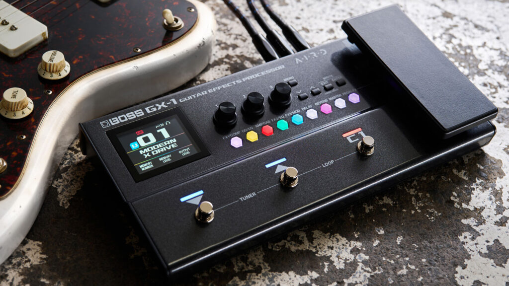 BOSS、軽量コンパクトなマルチ・エフェクター“GX-1”発表 – YOUNG GUITAR