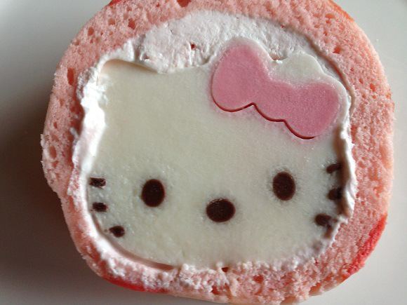 ロールケーキの中身はぷるるん＆ひんやりキティさんのゼリー♪ ネット