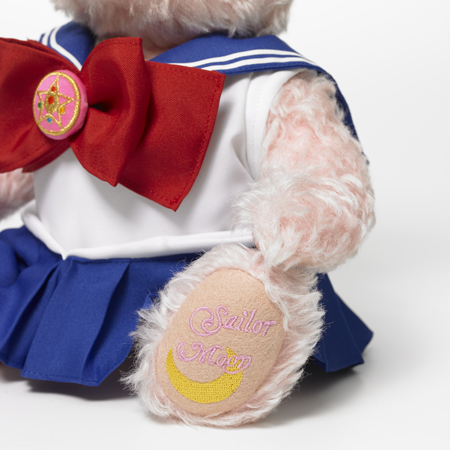 テディベアがセーラームーンの戦士服を着てるーっ♡ セラムンとドイツ