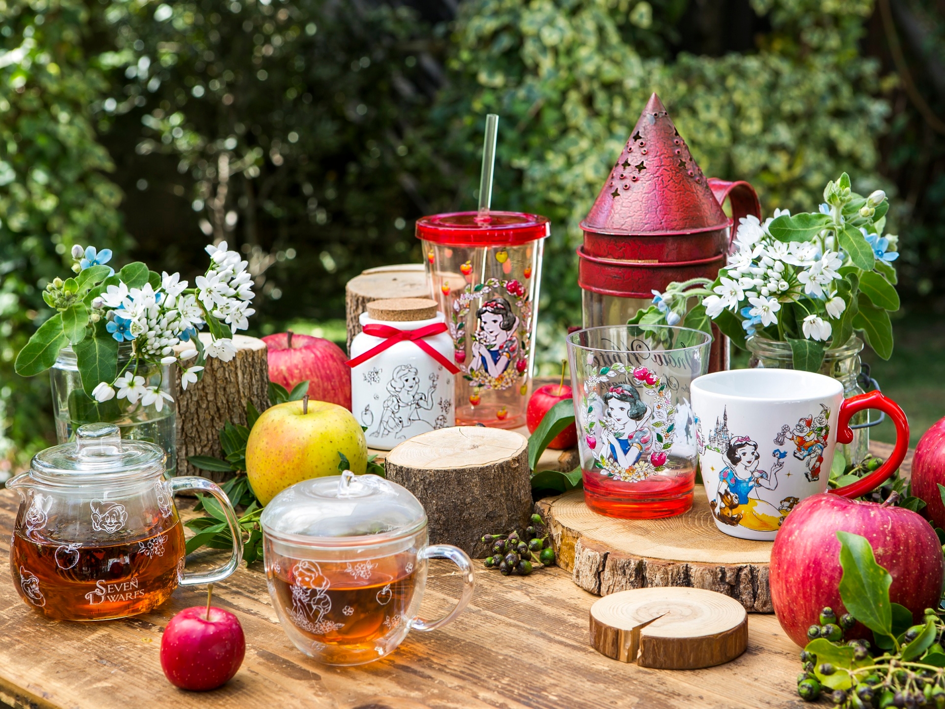 東京ディズニーリゾートにAfternoon Teaプロデュースの白雪姫グッズが