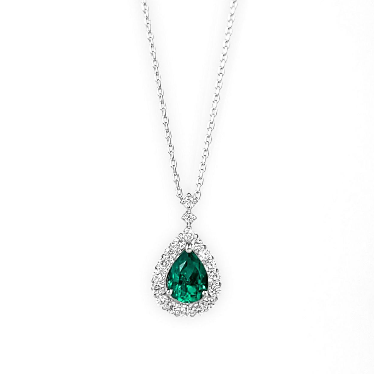 コロンビア産エメラルド0.64ctプラチナネックレスダイヤ0.25ct付 (中央
