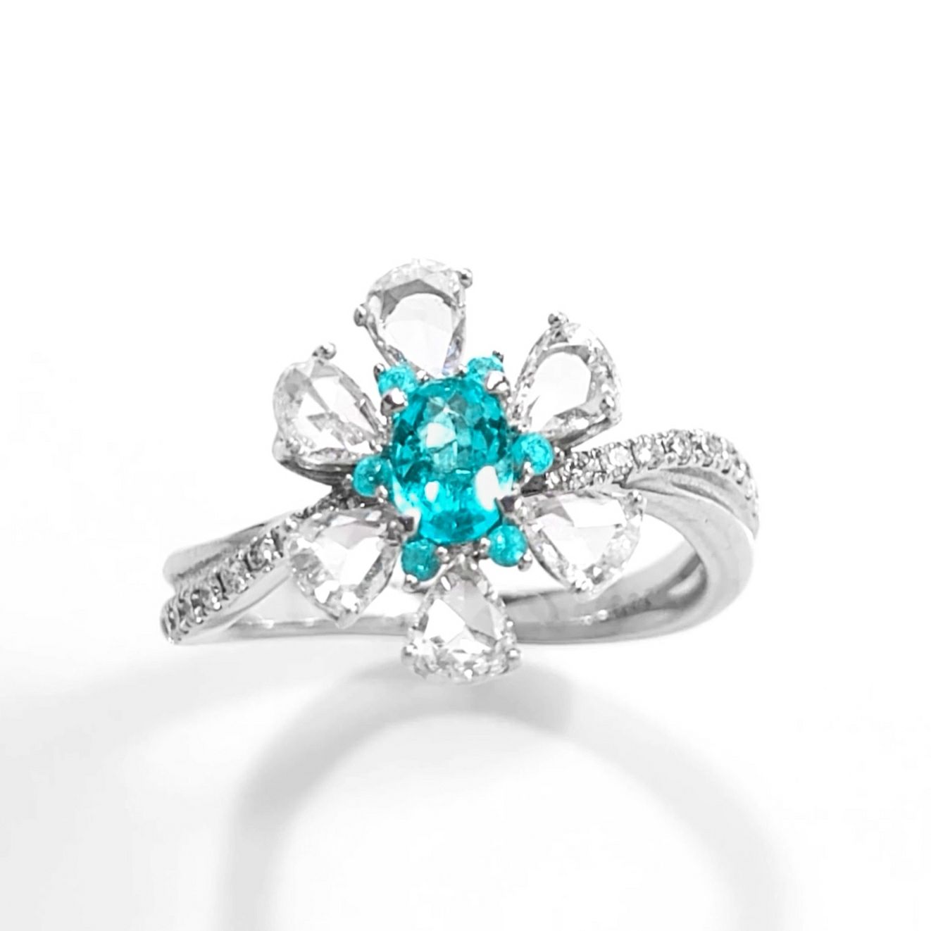 ブラジル産バターリャ鉱山パライバトルマリン0.16ctプラチナK18