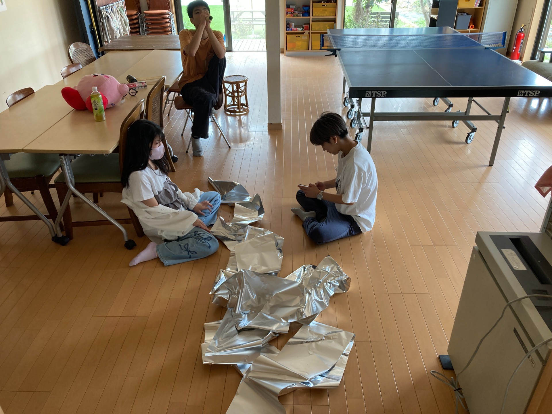 アルミホイルを丸めてボールを作る？