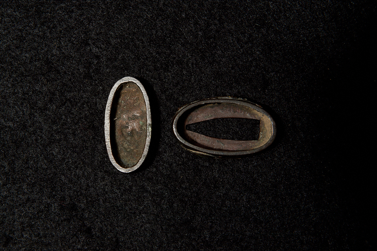 05-311 貝図 縁頭 赤銅魚子地 | 日本刀専門店【勇進堂】オンラインストア