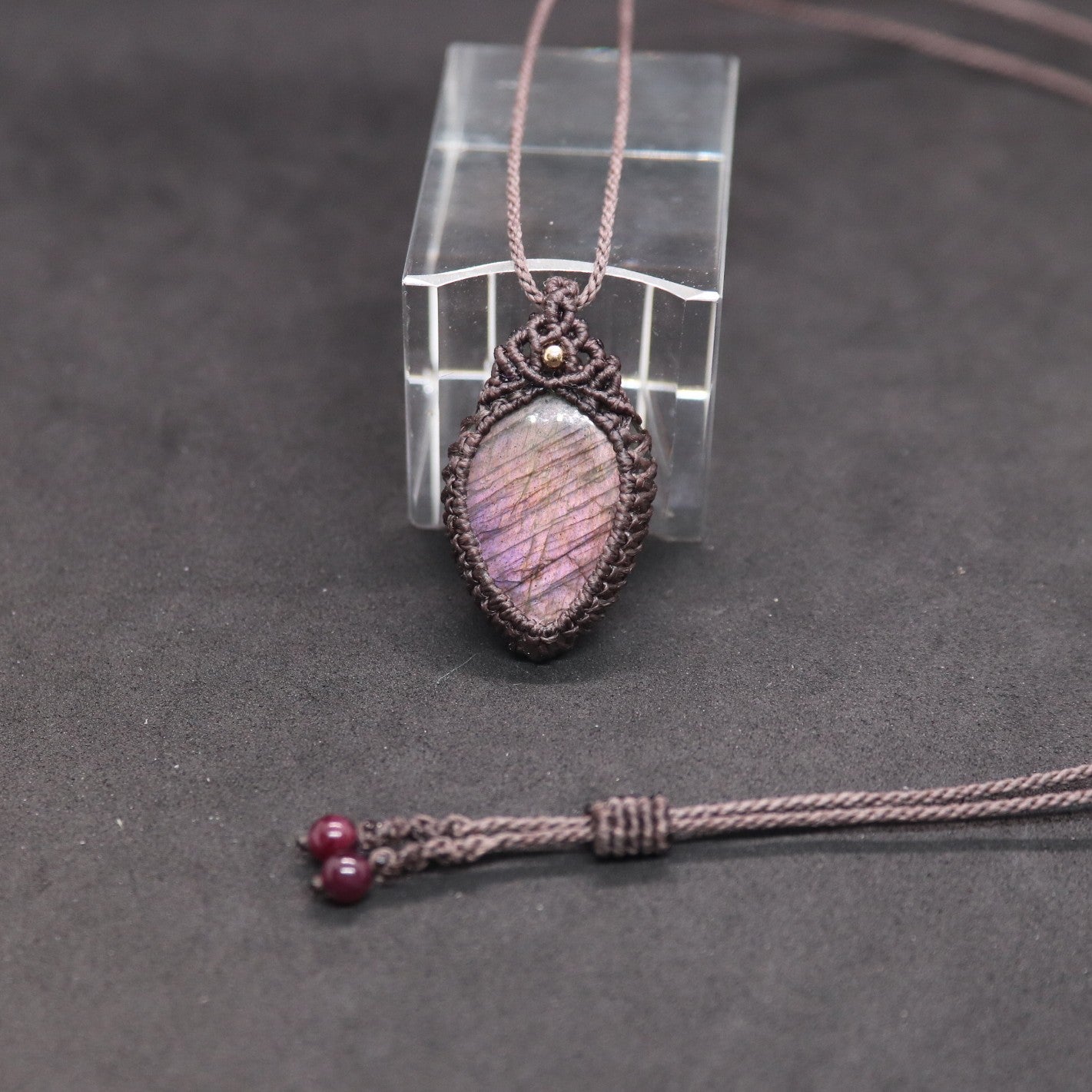 パープルラブラドライトマクラメネックレスml10 – 天然石屋 優月堂