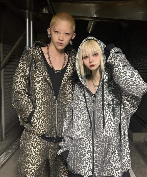 REFLEM（レフレム） パーカー 「REFLEM/レフレム」アニマルクロス刺繍