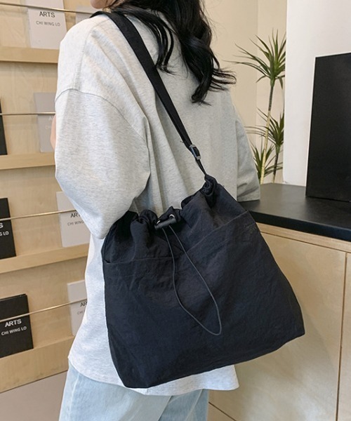 ショルダーバッグ バッグ ナイロンクロスボディバッグ レディース